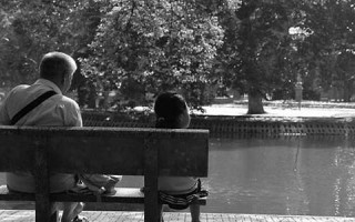 梦见死人对我笑(梦见死人对我笑是什么意思周公解梦)