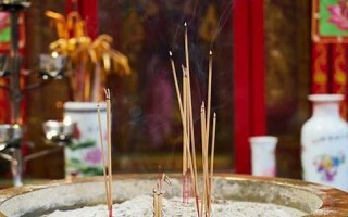 梦见上香(梦见上香拜菩萨什么意思)