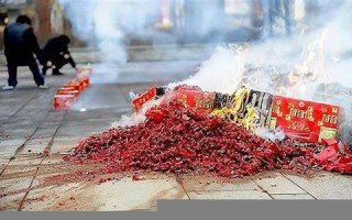 梦见鞭炮(梦见鞭炮炸到自己身上)